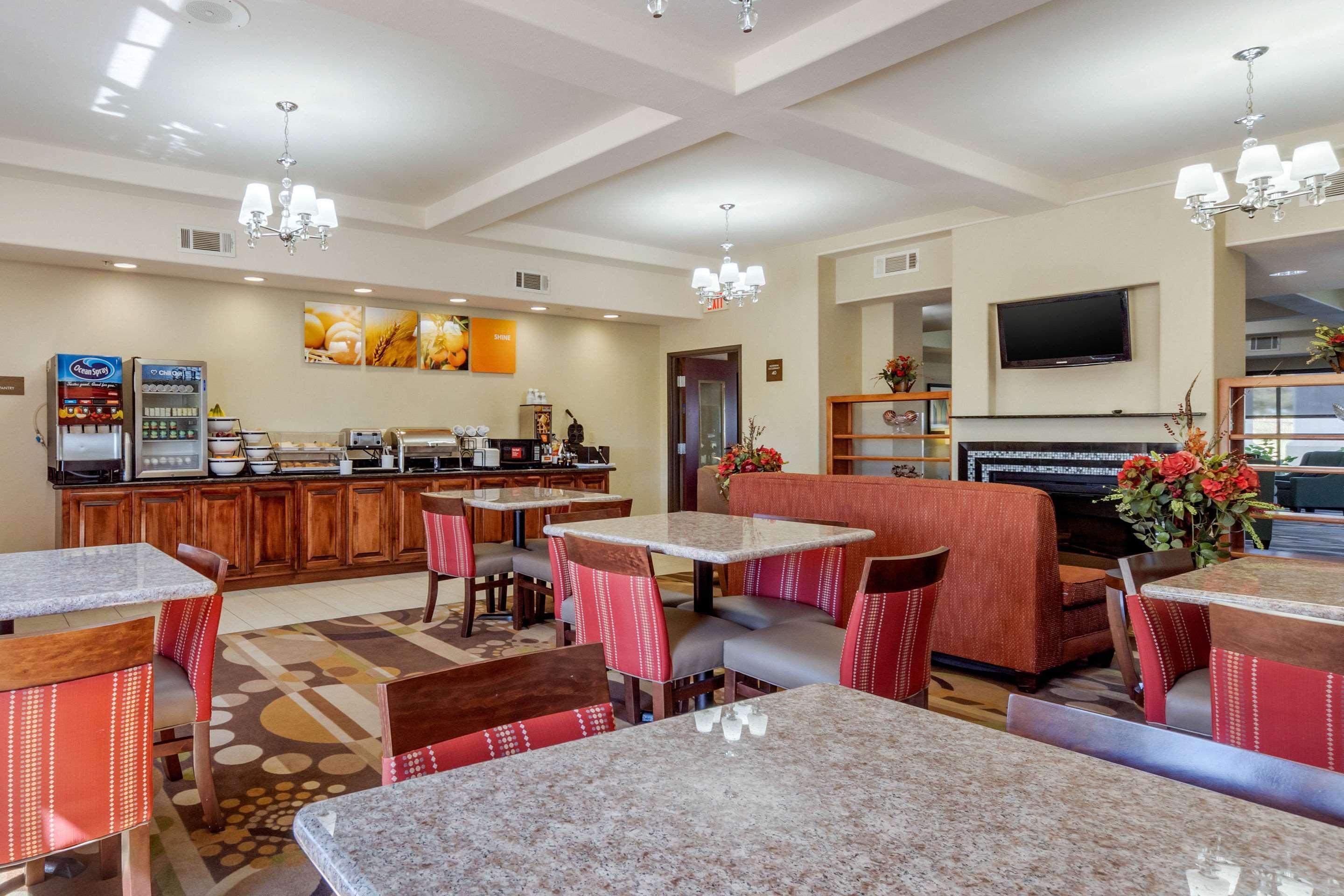 Comfort Inn & Suites Perry I-35 Exteriör bild