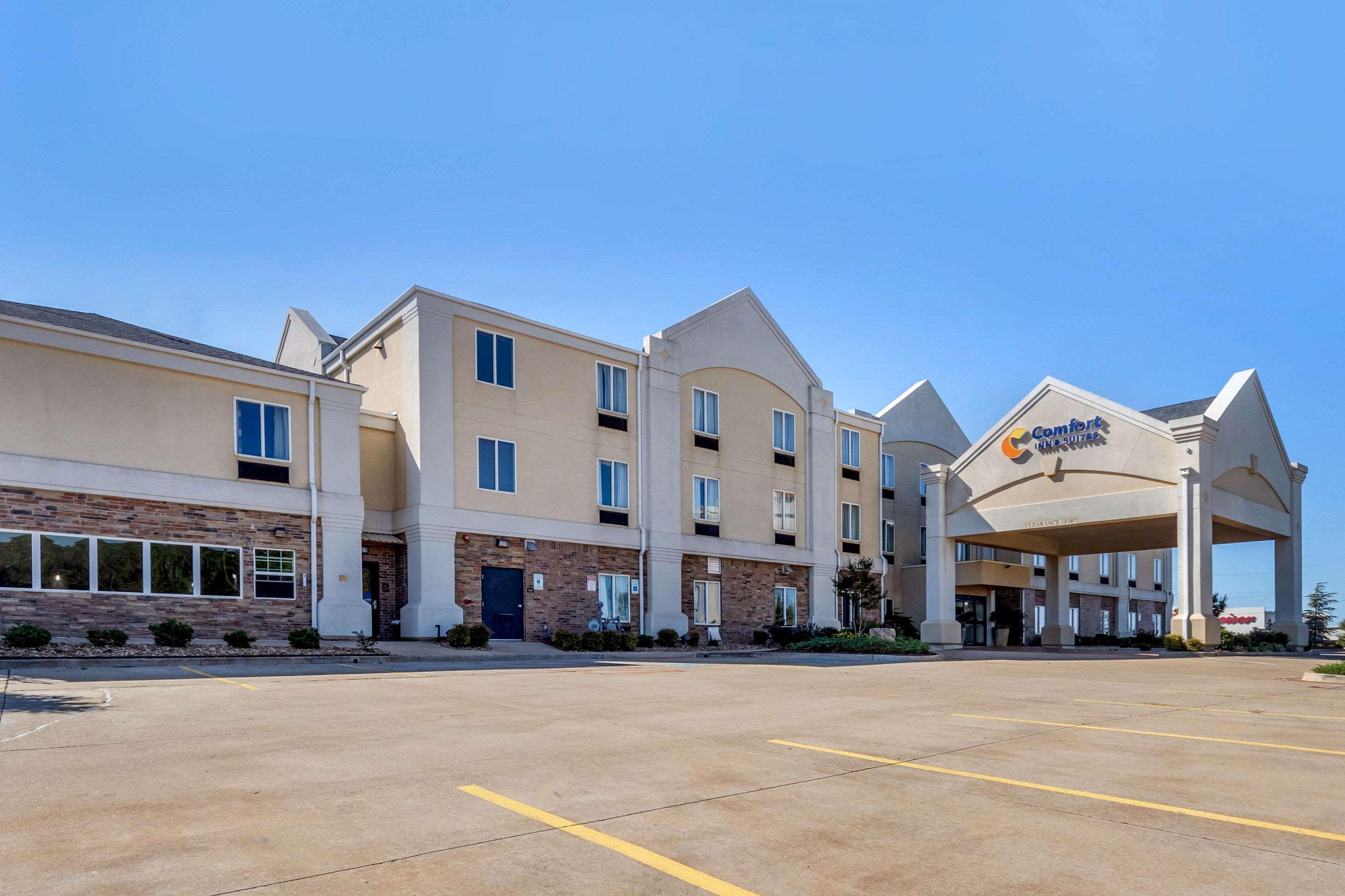 Comfort Inn & Suites Perry I-35 Exteriör bild